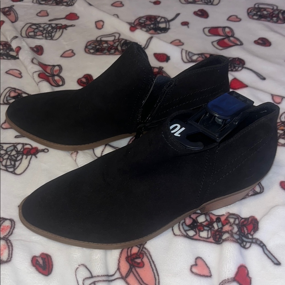 NWT Time and Tru- Women's Black Ankle Boots
